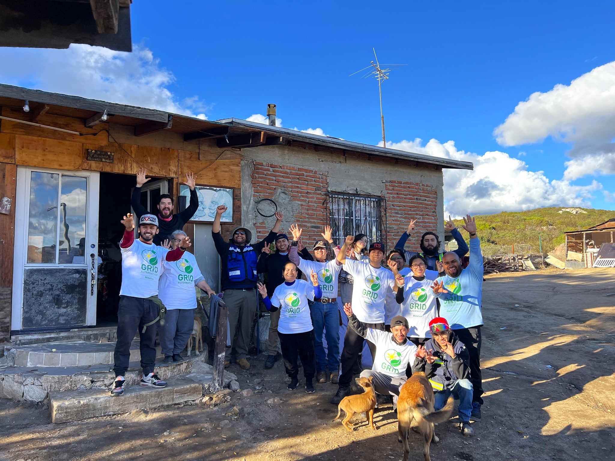 Juntas de Neji Solar Home - Tijuana Volunteers