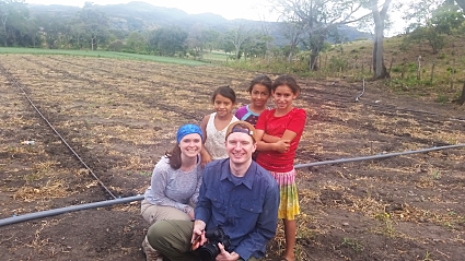 Fellow participants Mike & Emily with children from the La Rinconada community.