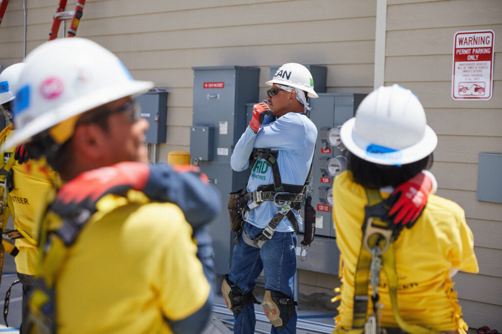 Volunteers from Southern California Edison at GRID Alternatives GLA's Long Beach Solar Solstice